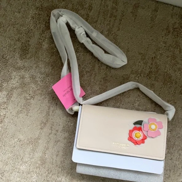 NWT Kate Spade Leather Petal Flap Chain Crossbody Wallet in Milk Glass - Picture 6 of 10